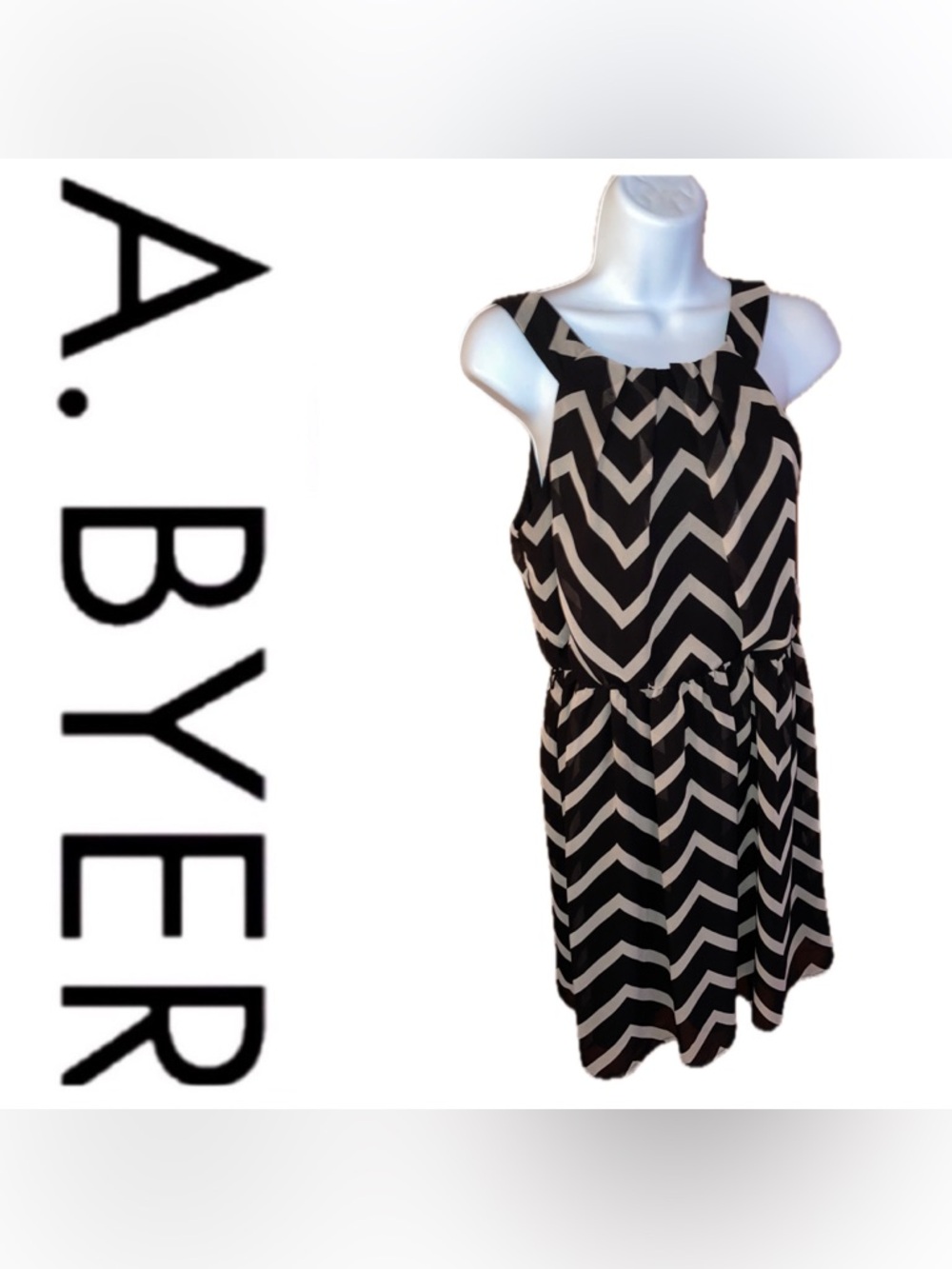 A. Byer Black & White Chevron Dress 🖤🤍
